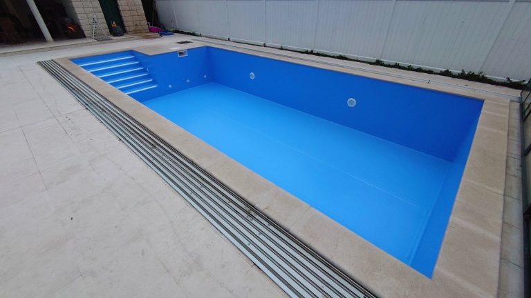 Murovaný bazén s fóliou RENOLIT ALKORPLAN XTREME Azur