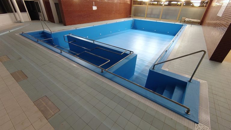 Murovaný bazén s fóliou RENOLIT ALKORPLAN2000 Adriatic Blue