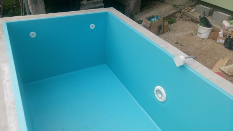 Murovaný bazén s fóliou RENOLIT ALKORPLAN2000 Caribbean Green