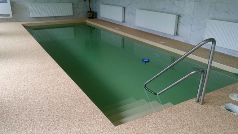 Murovaný bazén s fóliou RENOLIT ALKORPLAN TOUCH Relax