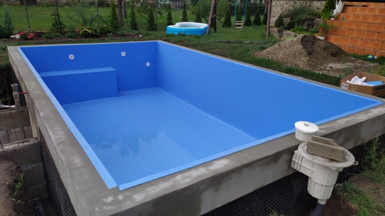 Murovaný bazén s fóliou RENOLIT ALKORPLAN2000 Adriatic Blue