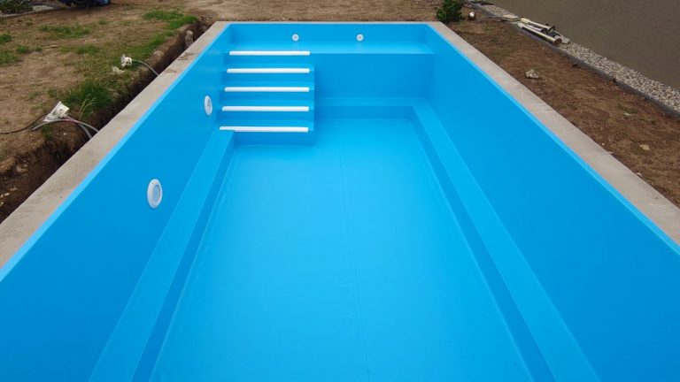 Murovaný bazén s fóliou RENOLIT ALKORPLAN2000 Adriatic Blue