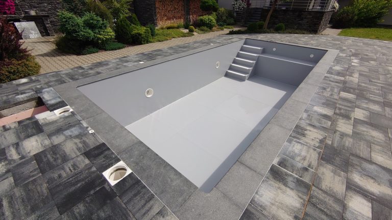 Murovaný bazén s fóliou RENOLIT ALKORPLAN2000 Light Grey