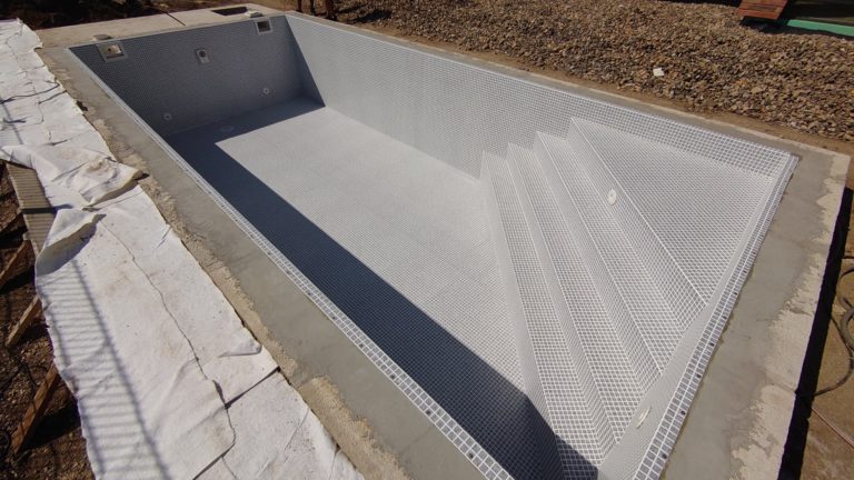 Murovaný bazén s fóliou RENOLIT ALKORPLAN CERAMICS Etna