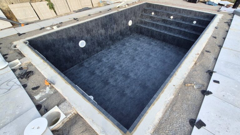 Murovaný bazén s fóliou RENOLIT ALKORPLAN TOUCH Elegance