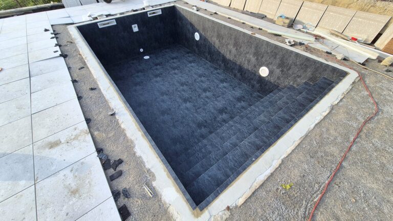 Murovaný bazén s fóliou RENOLIT ALKORPLAN TOUCH Elegance