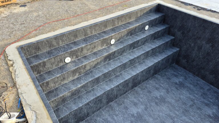 Murovaný bazén s fóliou RENOLIT ALKORPLAN TOUCH Elegance